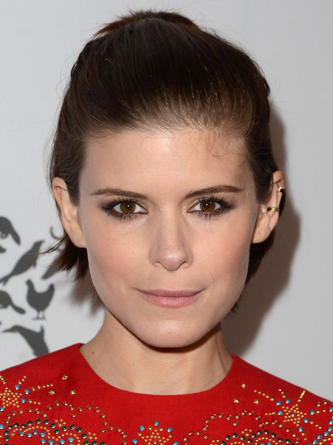 How tall is Kate Mara?